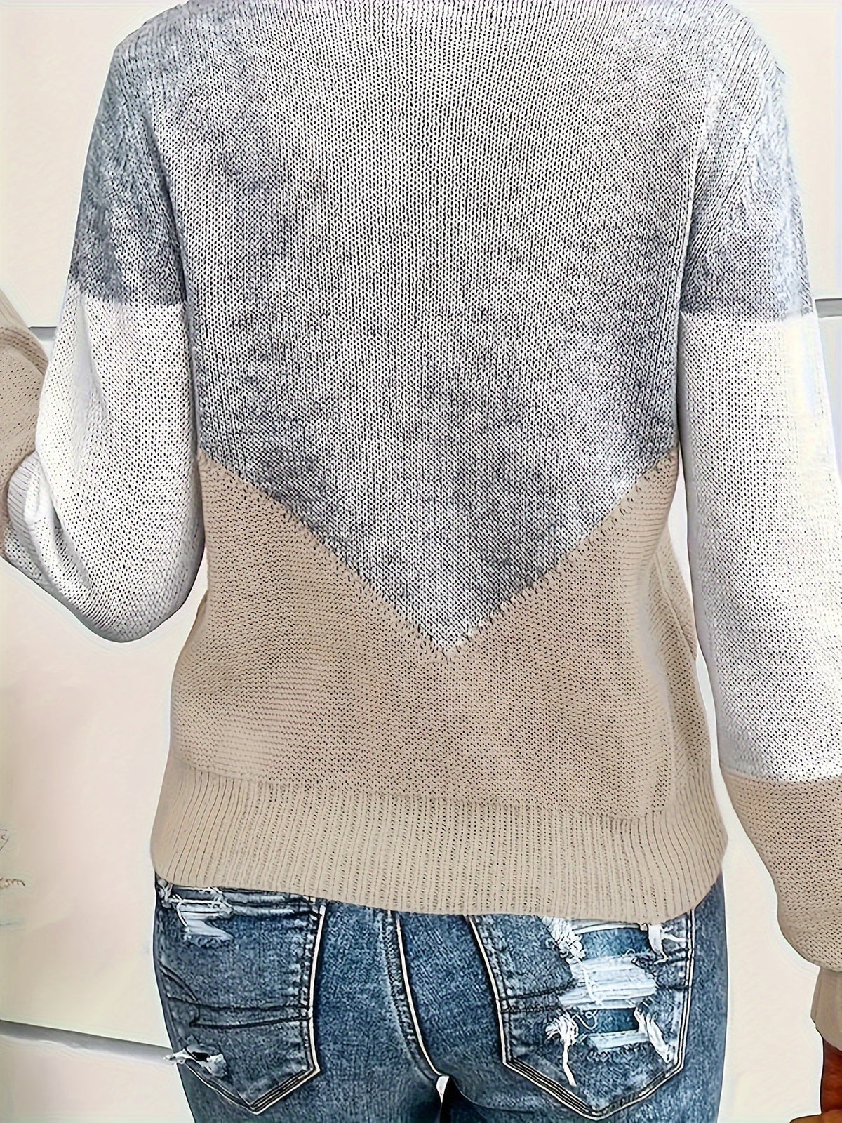 Women's Two-Tone V-Neck Knit Jumper