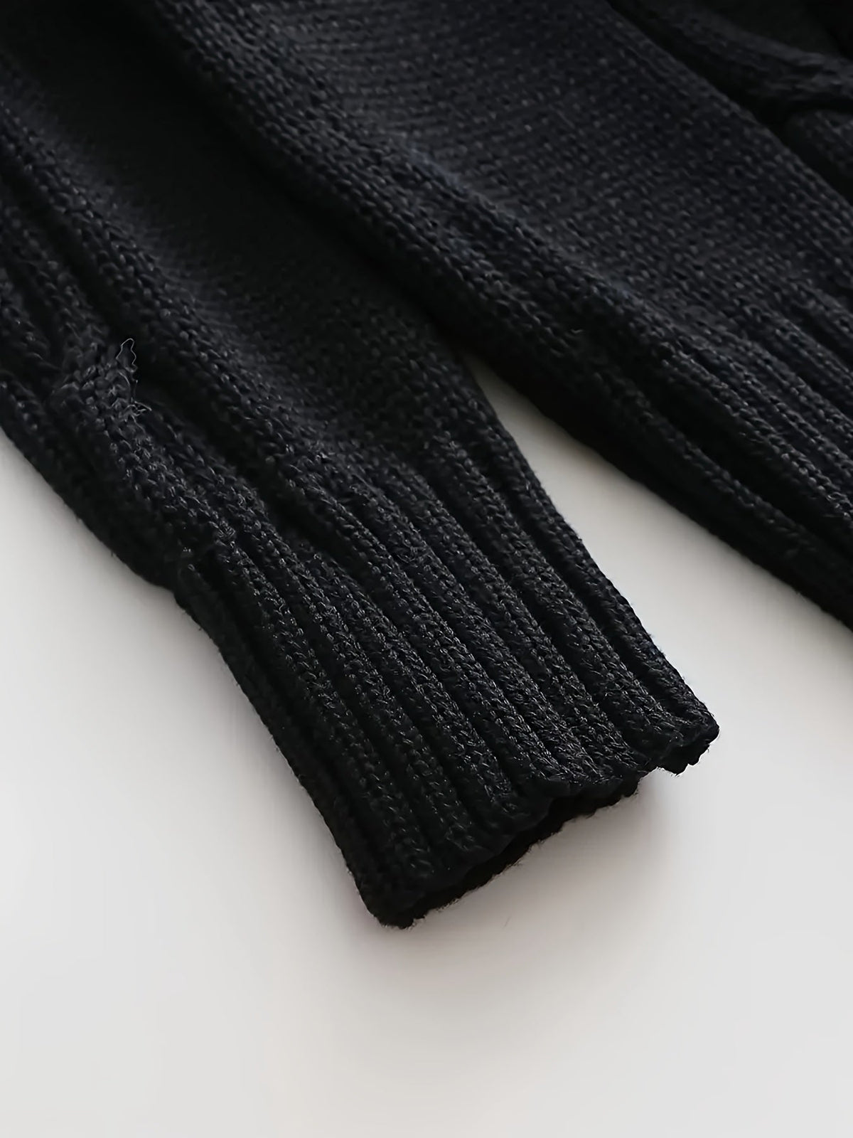 Women's Classic Cable-Knit Buttoned Cardigan