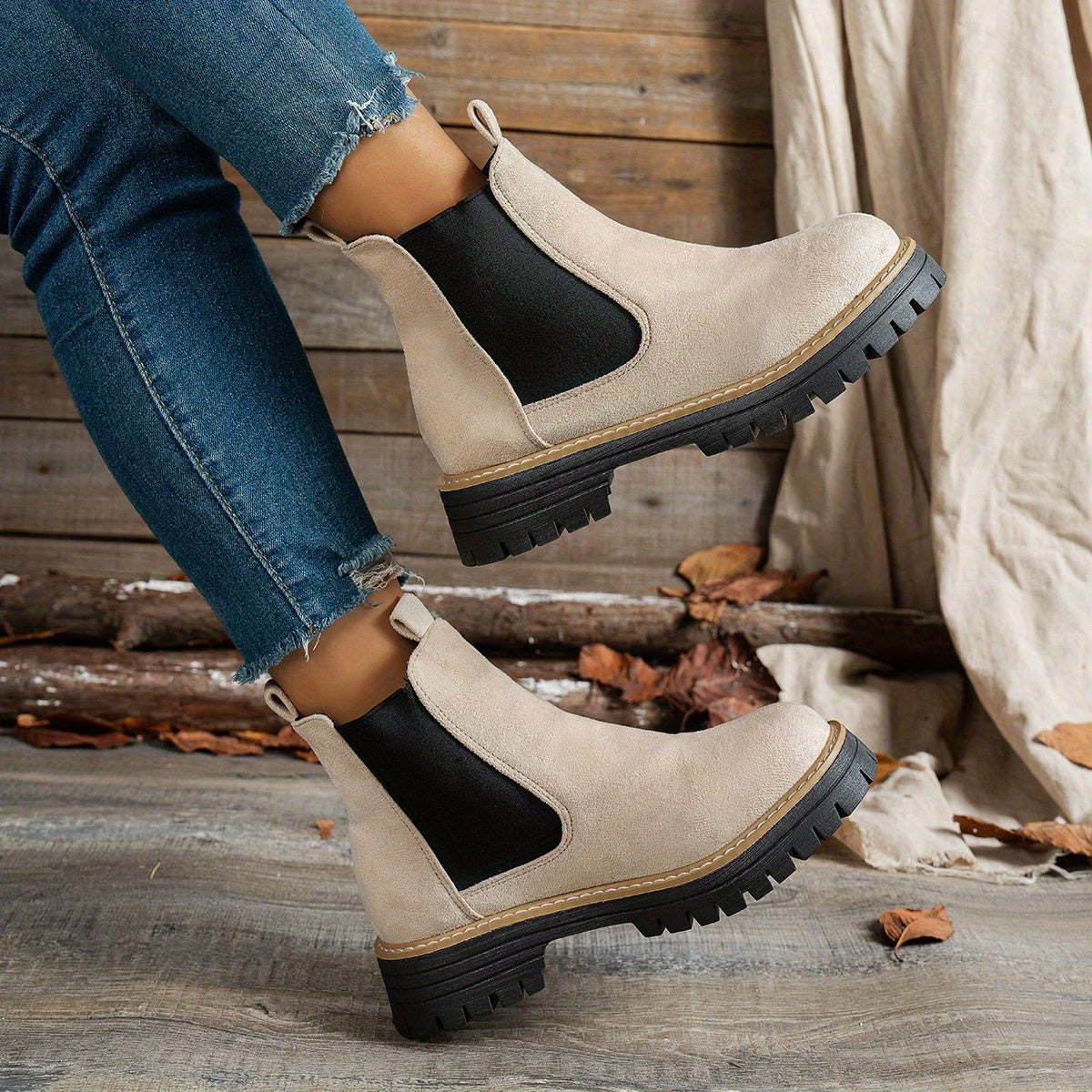 Women's Chelsea Boots with Lug-Sole Platform and Pull Tab