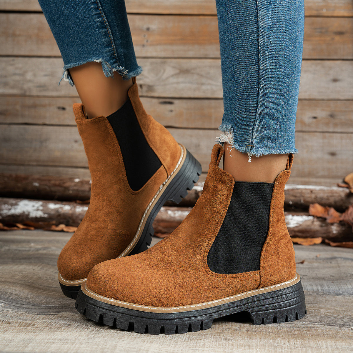 Women's Chelsea Boots with Lug-Sole Platform and Pull Tab