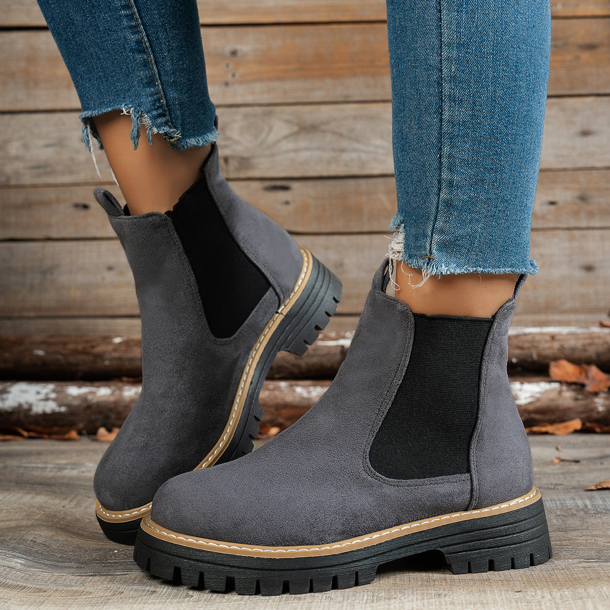 Women's Chelsea Boots with Lug-Sole Platform and Pull Tab