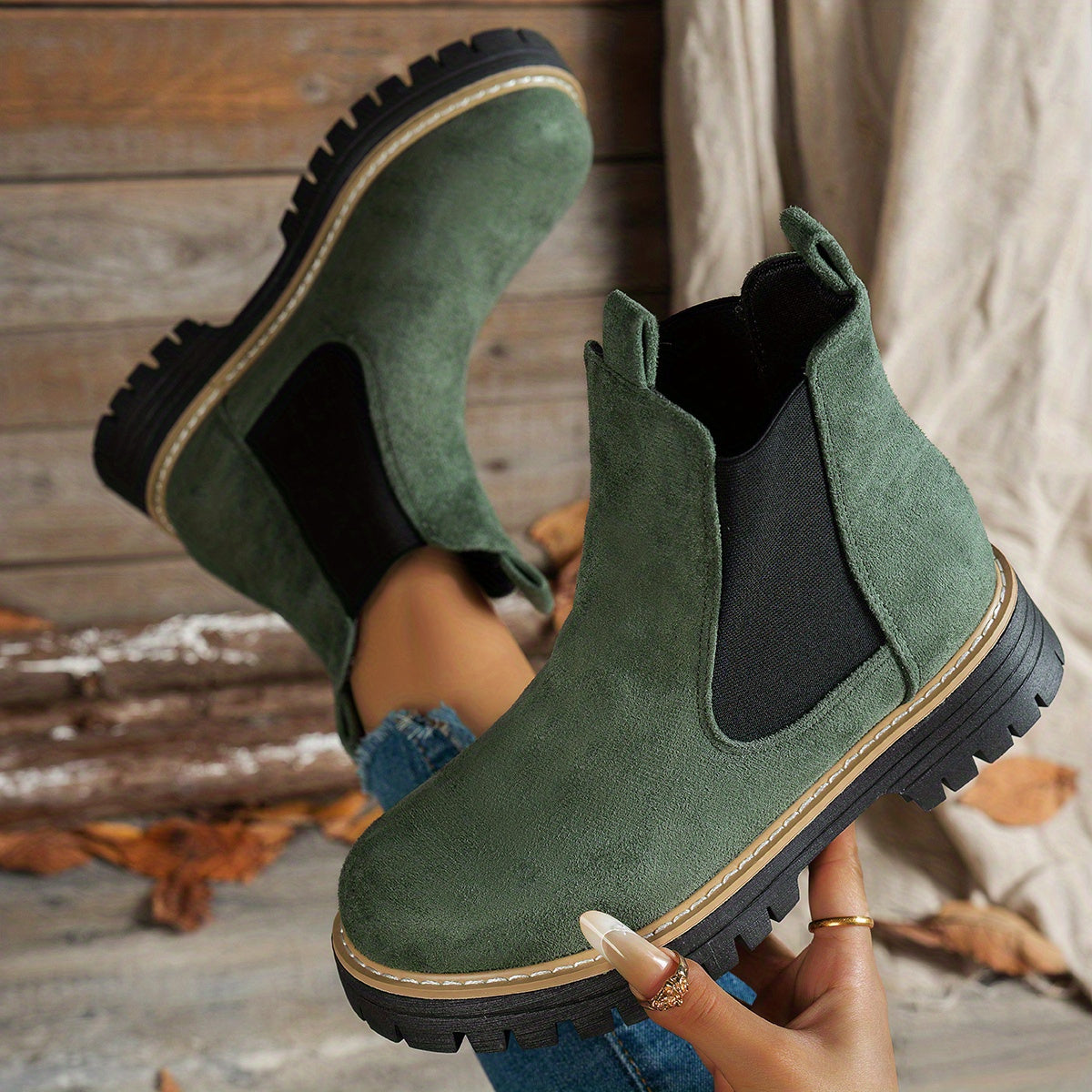 Women's Chelsea Boots with Lug-Sole Platform and Pull Tab – Green