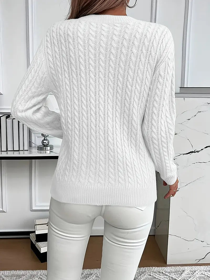 Women's Crew Neck Pullover in Lightweight Cable-Knit