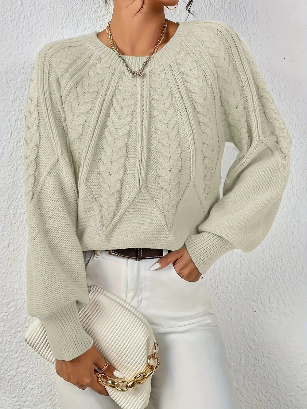 Women's Relaxed Cable-Knit Jumper with Crew Neckline – Beige