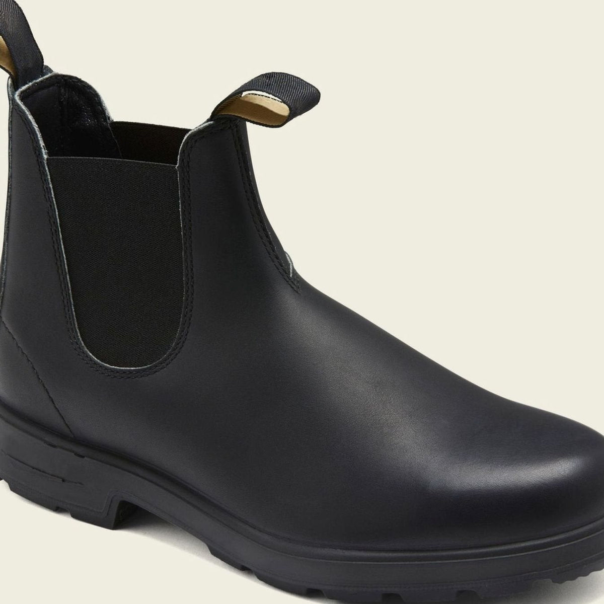 Men's Sleek Slip-On Chelsea Boots in Polished Leather - Black