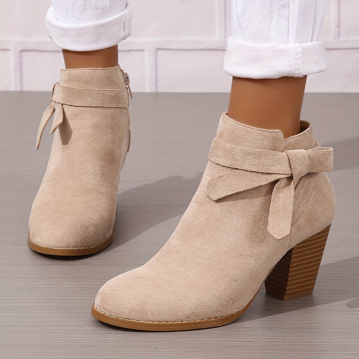 Women's Pointed-Toe Chelsea Boots with Block Heel and Bow – Beige