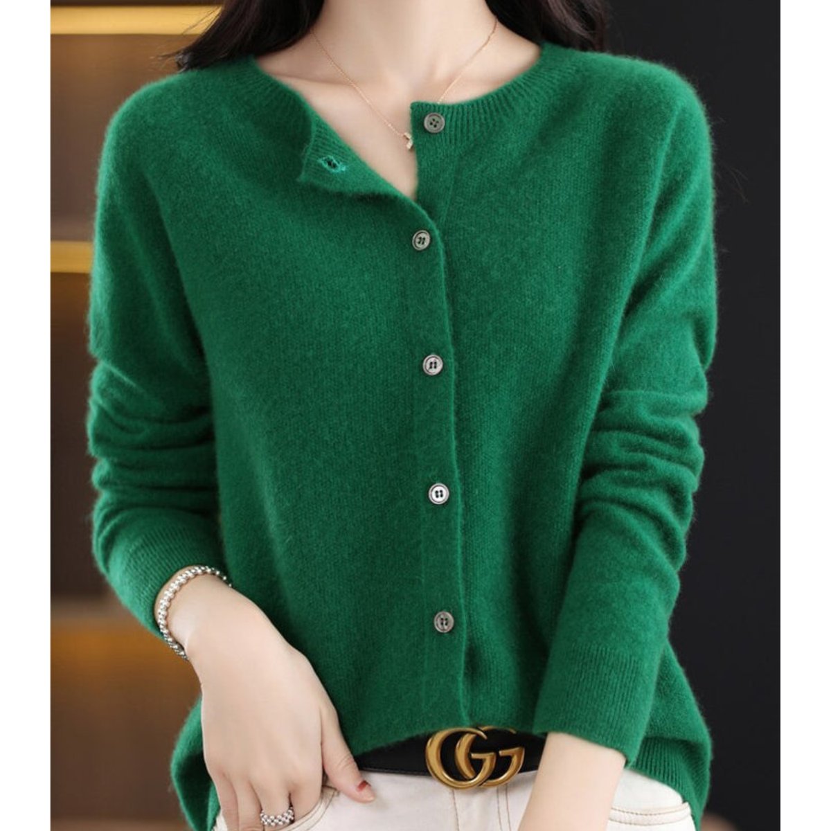Women's Relaxed Round-Neck Cardigan in Pure Merino Wool – Dark Green