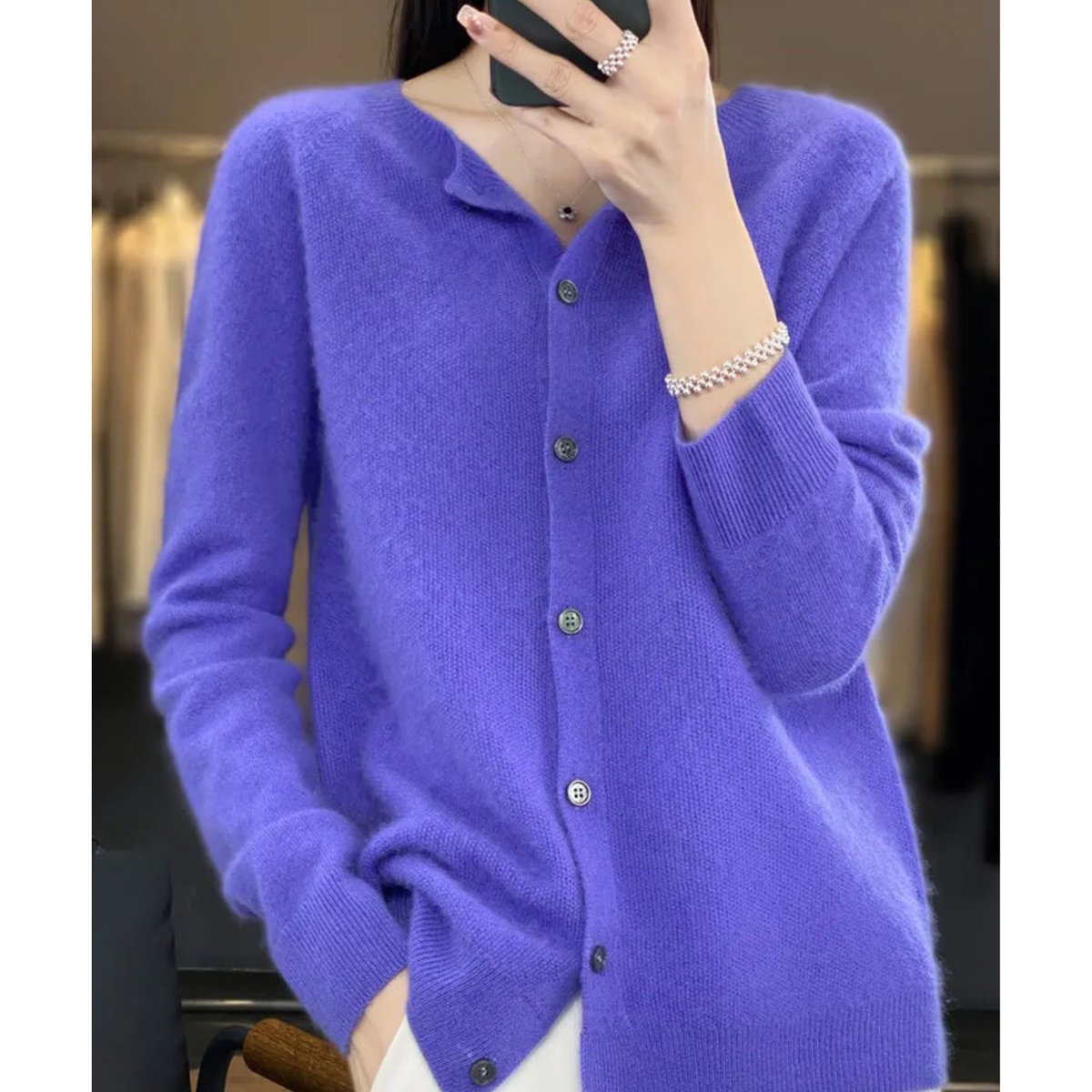 Women's Relaxed Round-Neck Cardigan in Pure Merino Wool – Dark Blue
