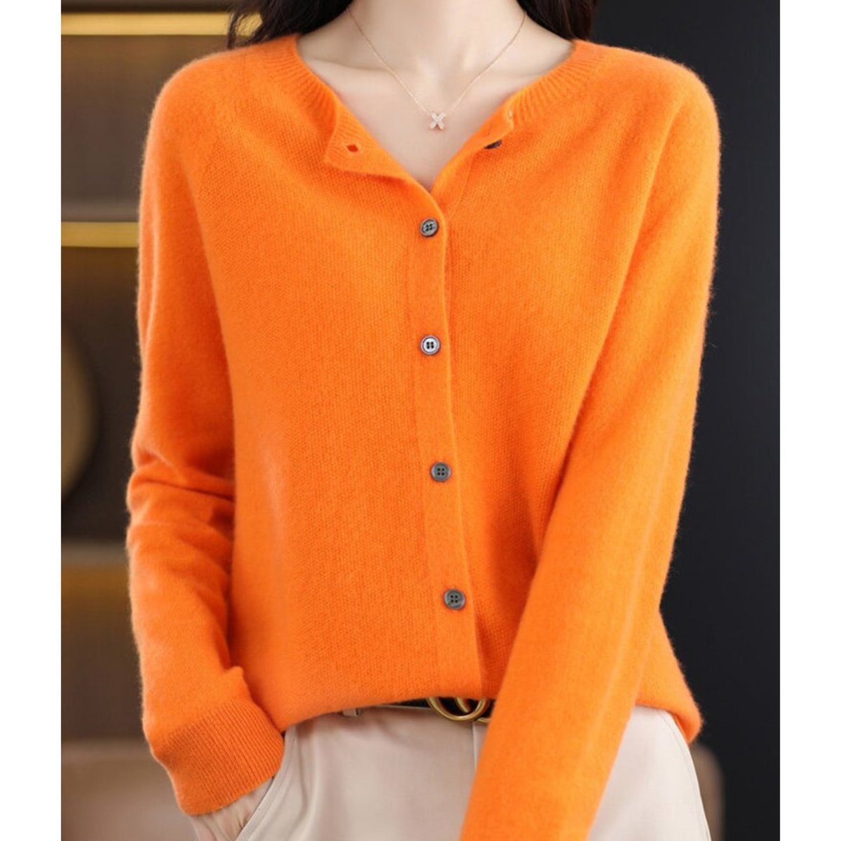 Women's Relaxed Round-Neck Cardigan in Pure Merino Wool – Orange