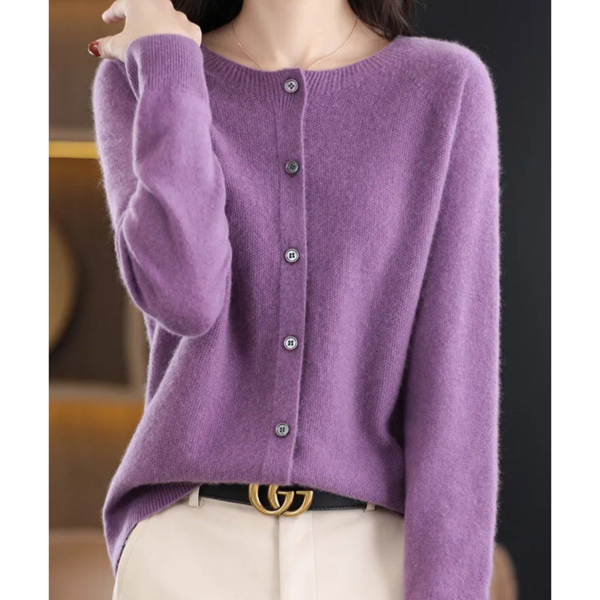 Women's Relaxed Round-Neck Cardigan in Pure Merino Wool – Lilac